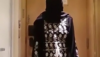 穿着高跟鞋的阿拉伯女人被猛烈地操