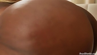 Voluptuous Teini Nauttia Iso Musta Kukko