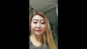Primer Encuentro De La Milf Asiática Madura Con Su Hijastro