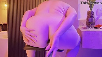 Nautin Perseestäni Täysin Venyneenä!! Työnsin Siihen Suuren Vihanneksen!