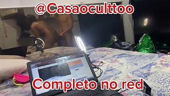 El Marido Graba Y Limpia
