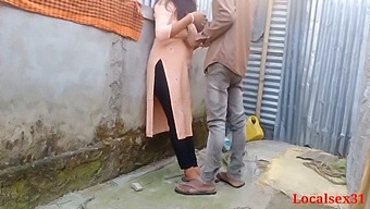 Vidéki Szépség Kényezteti Magát A Szabadtéri Élvezetekben (Hivatalos Videó A Localsex31-Től)