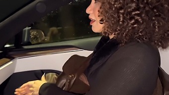 Amateur Italian Cuckold Couple'S Car Sex Video