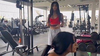 Coach Aku, Awek Trans Cun, Basahkan Aku Bila Aku Squat Tanpa Pakai Baju – May Hernandez